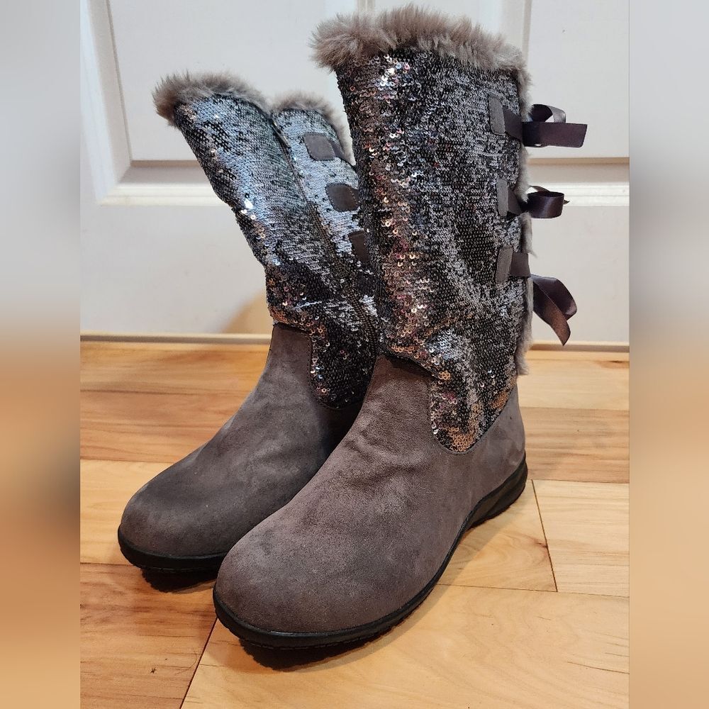 Joan Boyce Gray Sequin Faux Fur-Trimmed Lace Back Boots Size 7.5 Winter Fall